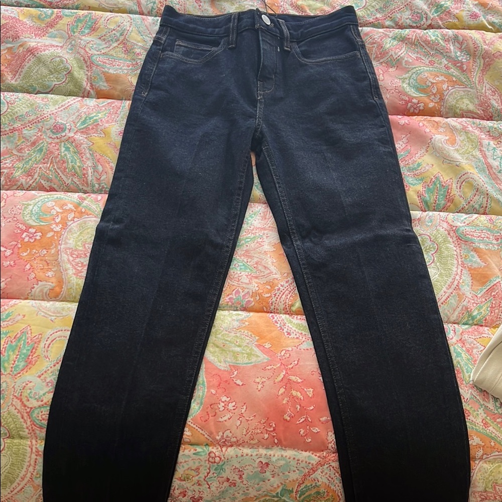 THEORY. NWT Size 24 Treeca D Denim Straight Leg Jeans